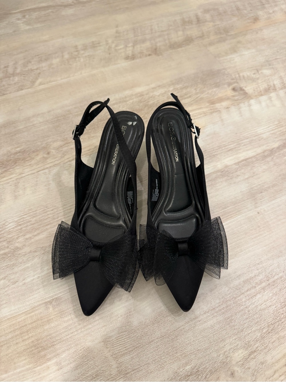 BCBGMaxAzria Black Pointed Slingback Heels with Tulle Bows